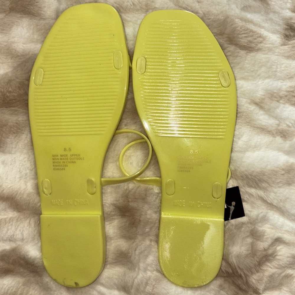 Express Sandal - Picture 2 of 2